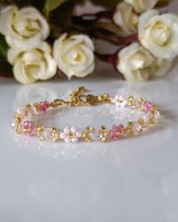Handcrafted Pastel Blossom Beaded Bracelet – Delicate Floral Charm Jewelry